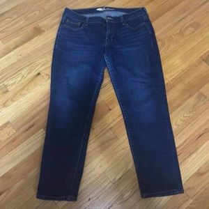 Old Navy Boyfriend Capri Size 8